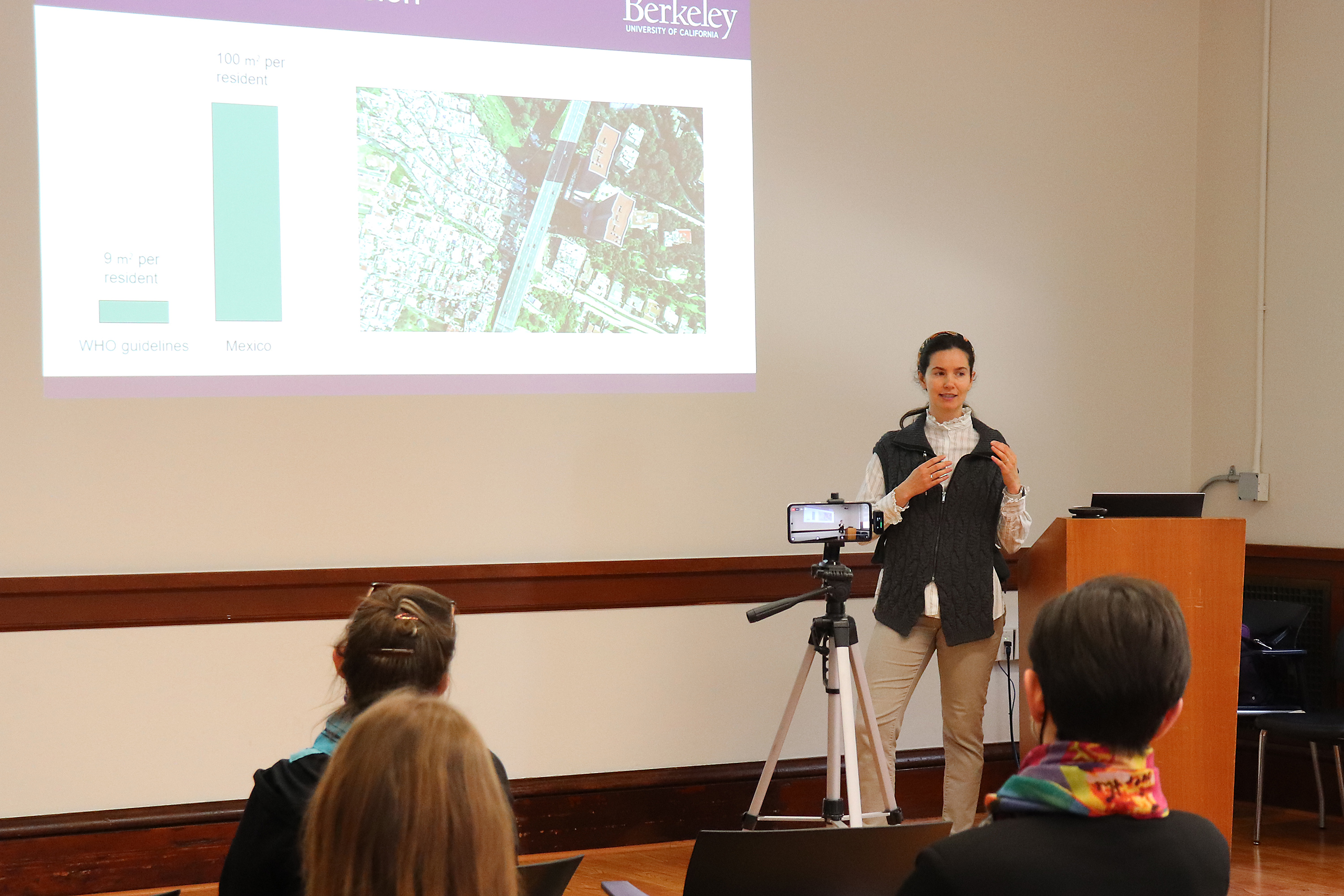 UC Berkeley Postdoctoral Researcher Maryia Bakhtsiyarava presented Greenspace and Depression in Mexico: Different greenspace metrics and different spatial scales on Friday, March 17, 2023 at the ITS Berkeley Transportation Seminar.