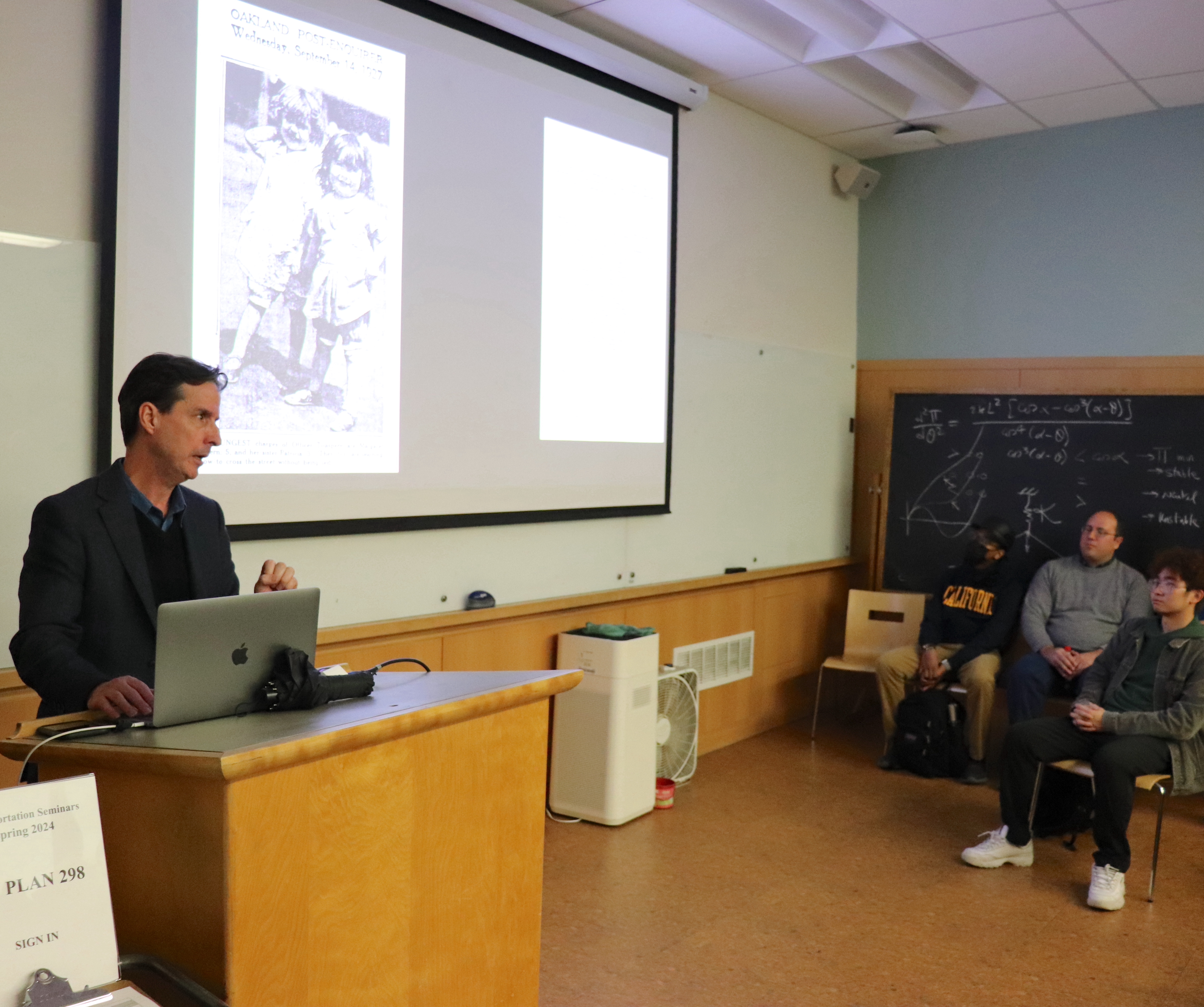 Peter Norton, Associate Professor, Department of Engineering and Society, University of Virginia, at the ITS Transportation Seminar Peter Norton, Associate Professor, Department of Engineering and Society, University of Virginia, at the ITS Transportation Seminar