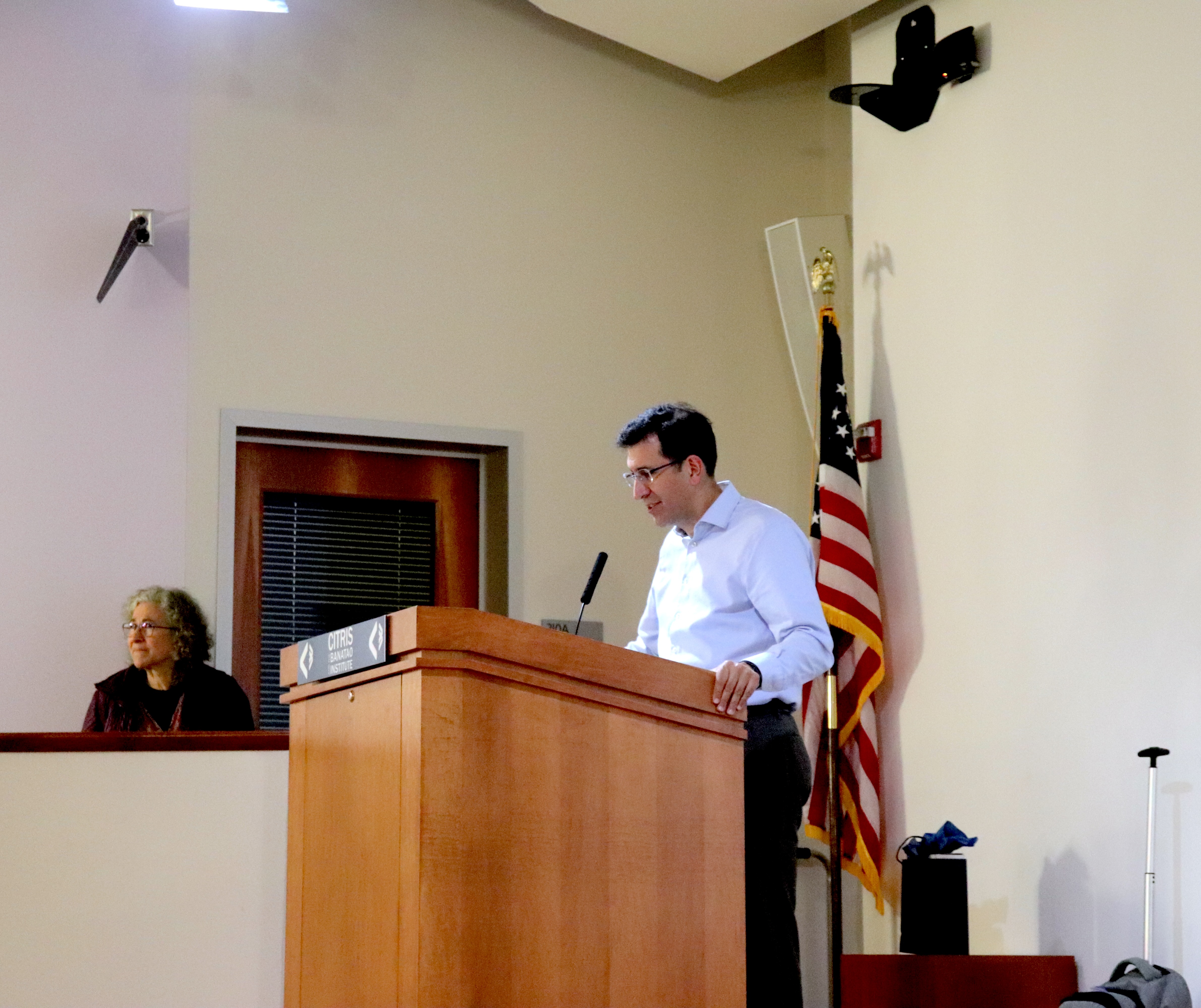 Linda Hill, Distinguished Professor, Director of Transportation Research and Education for Driving Safety, and Associate Dean for Community Relations at the Herbert Wertheim School of Public Health, UC San Diego, presents at the ITS Transportation Seminar Linda Hill, Distinguished Professor, Director of Transportation Research and Education for Driving Safety, and Associate Dean for Community Relations at the Herbert Wertheim School of Public Health, UC San Diego, presents at the ITS Transportation Seminar