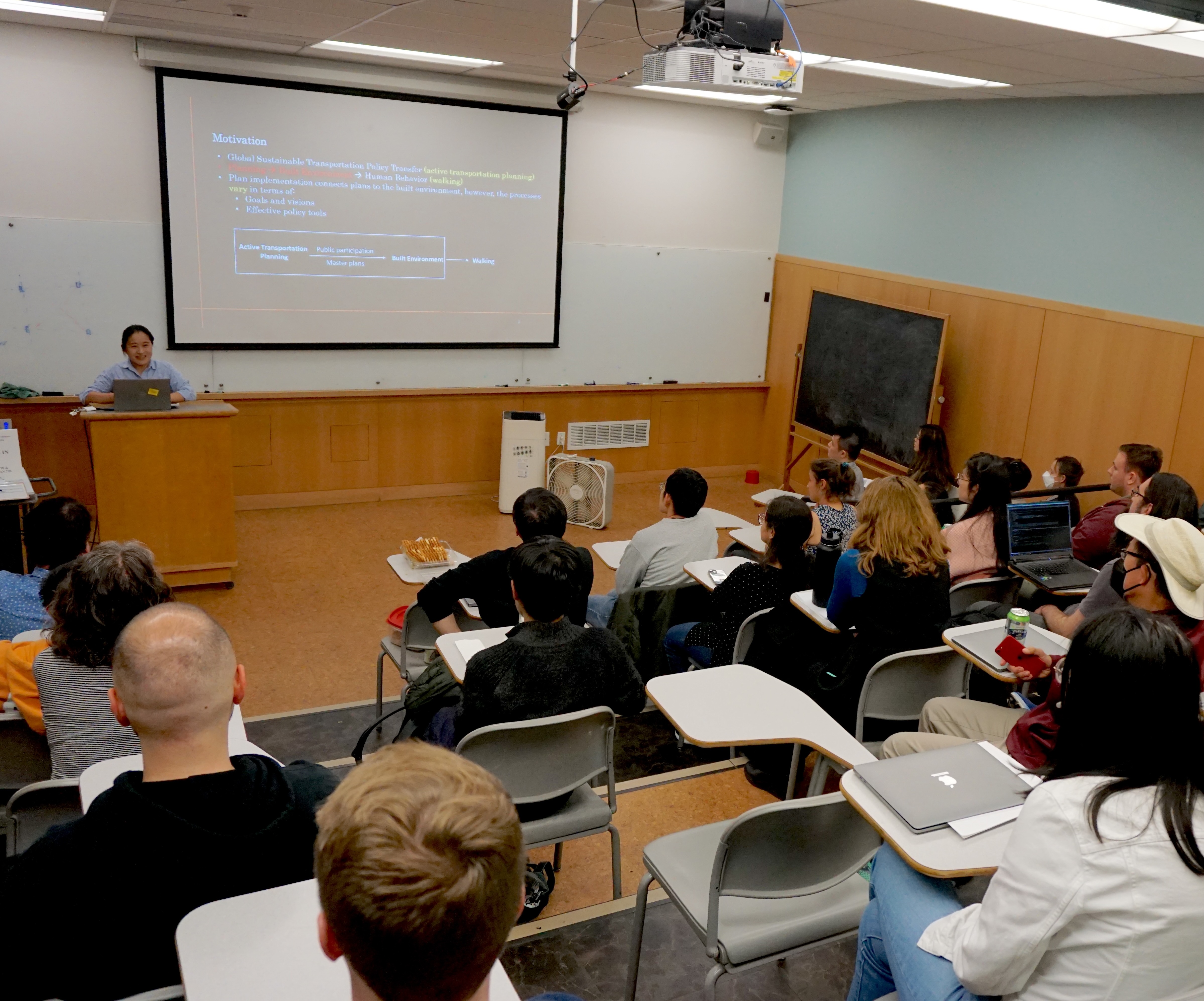 Meiqing Li, DCRP, presents at the PhD Student ITS Seminar