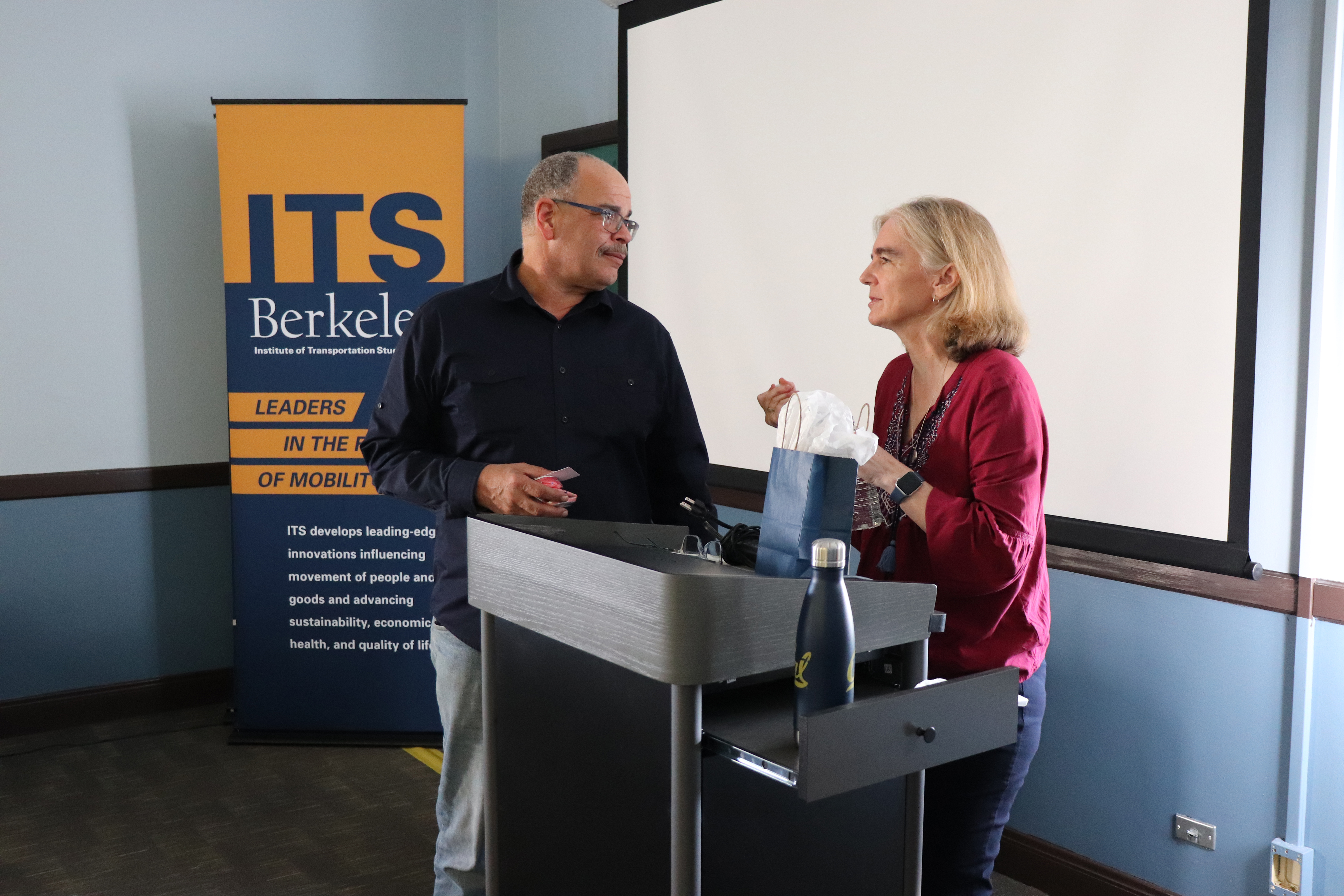 Amy Epps Martin speaks with audience members with the conclusion of the ITS Seminar Amy Epps Martin speaks with audience members with the conclusion of the ITS Seminar