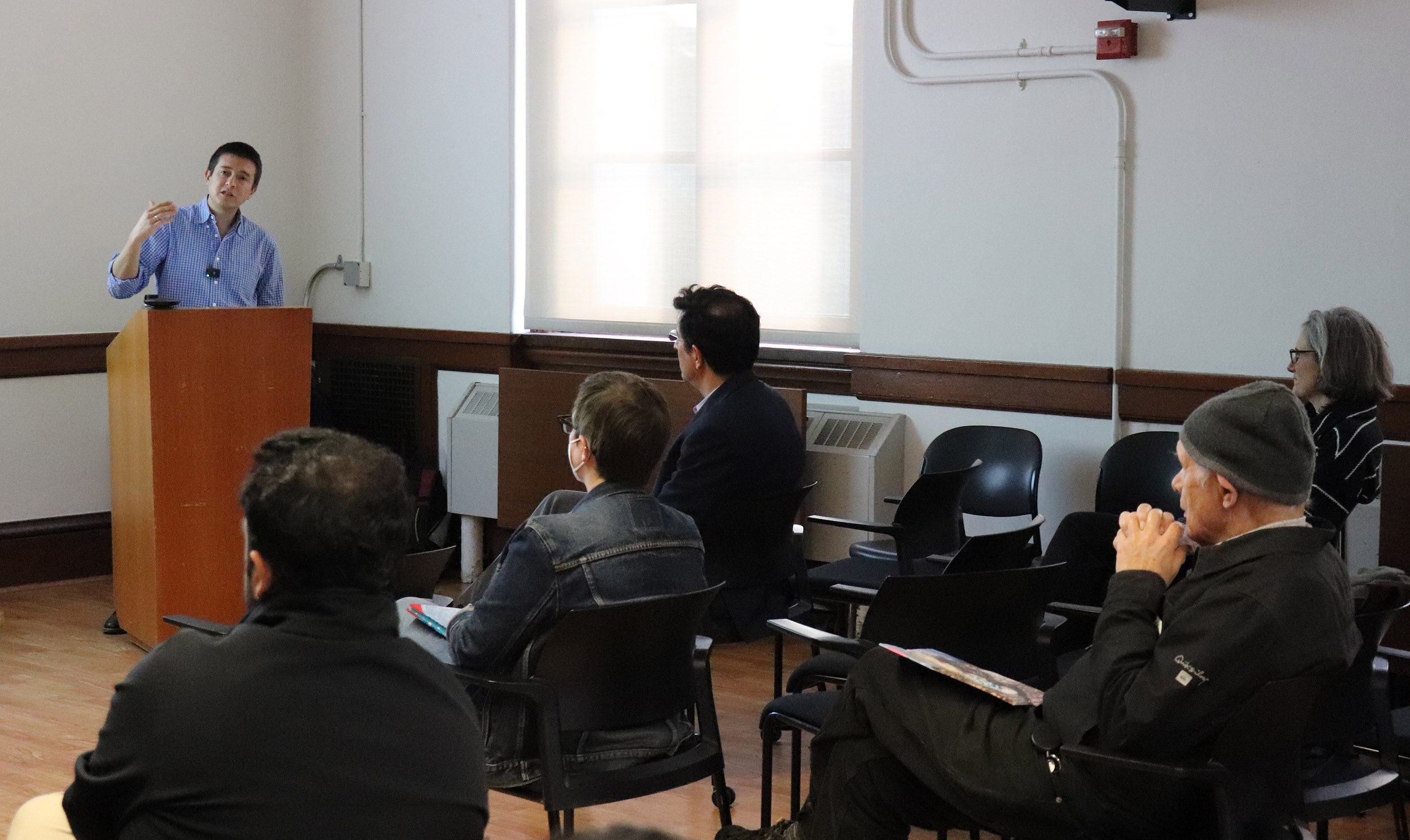 Marco Gonzalez-Navarro, associate professor in the department of Agricultural and Resource Economics at UC Berkeley presented Subways and Urban Air Quality Marco Gonzalez-Navarro, associate professor in the department of Agricultural and Resource Economics at UC Berkeley presented Subways and Urban Air Quality