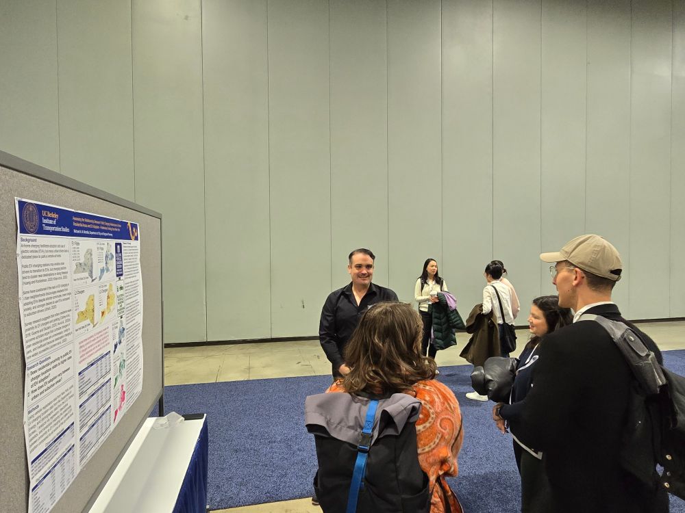 Michael Montilla presents poster