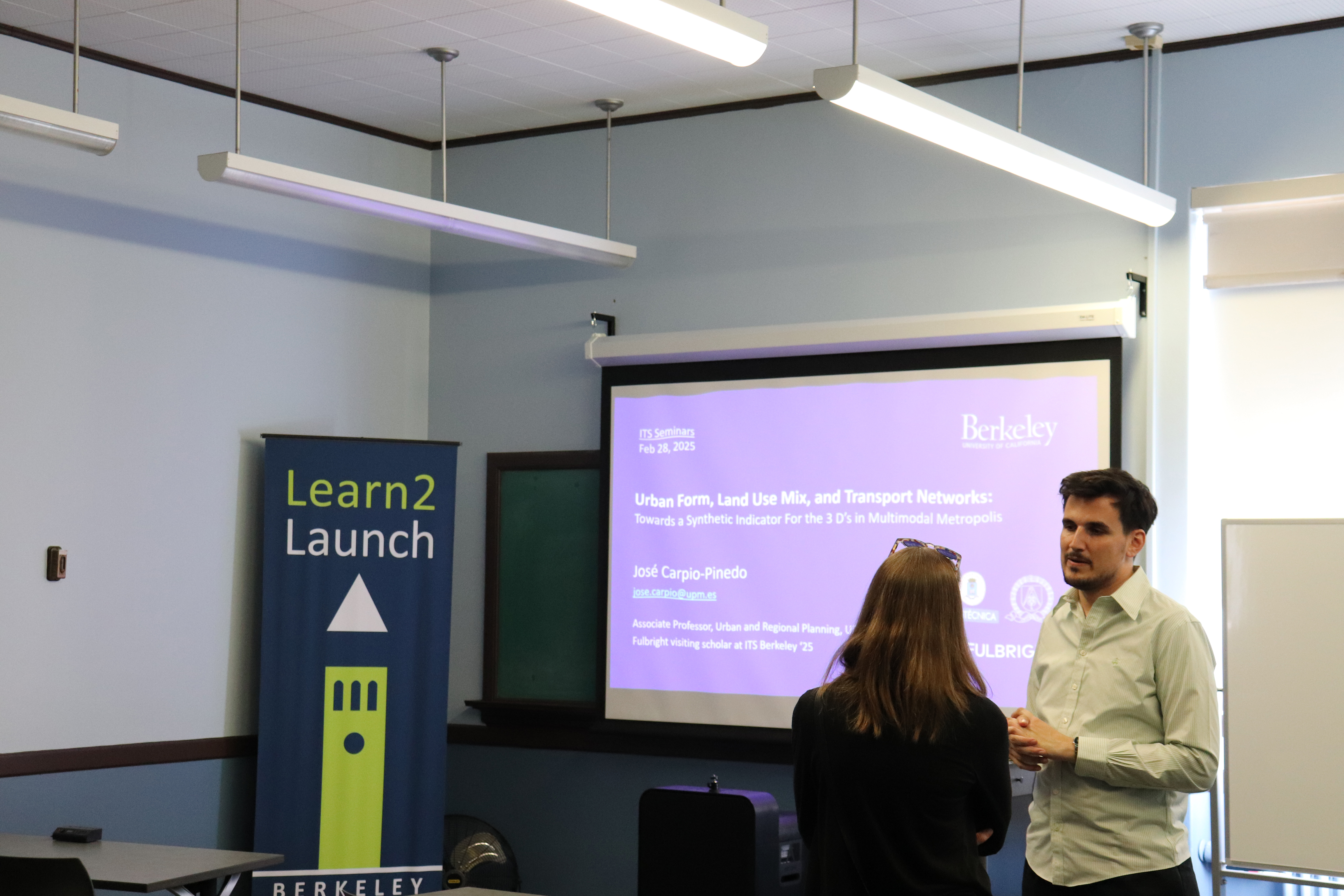 José Carpio-Pinedo in conversation with attendees as his audience begin filling up the seminar room José Carpio-Pinedo in conversation with attendees as his audience begin filling up the seminar room