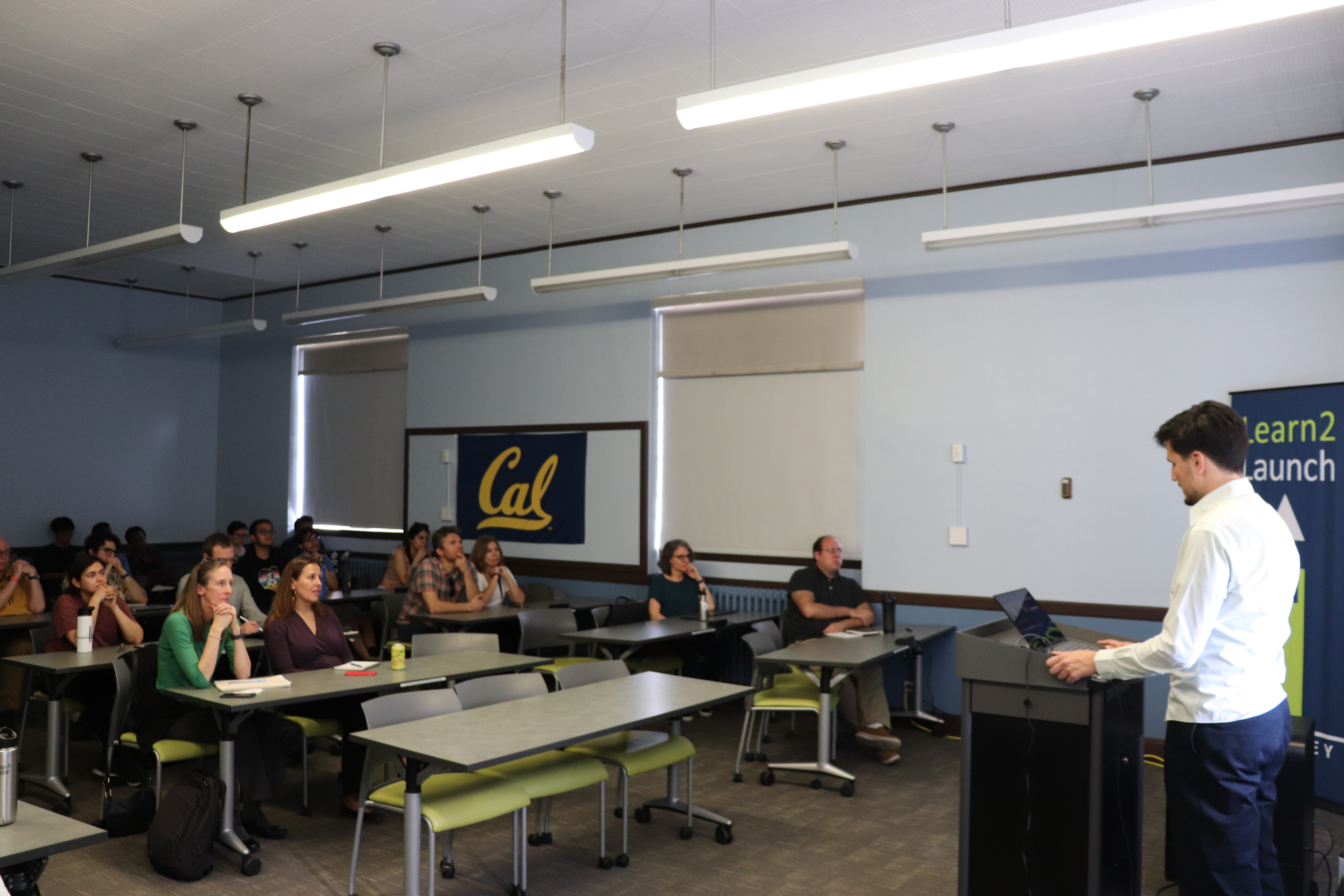 José Carpio-Pinedo engaging the audience during the ITS Seminar