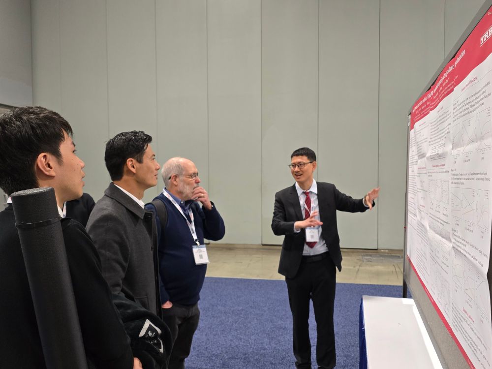 Siqi Feng presents poster