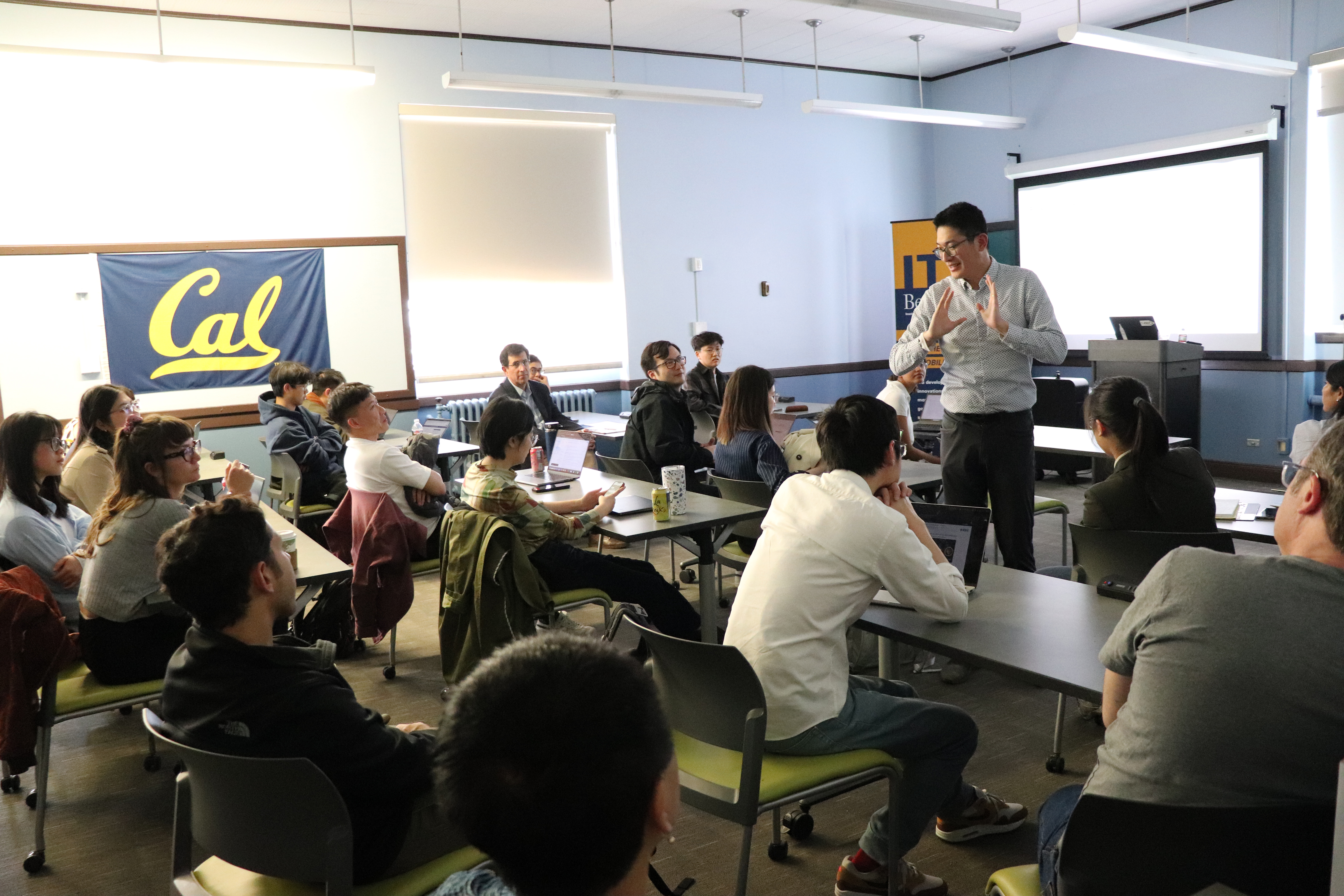 Chiwei Yan connects with his audience during the ITS Seminar Chiwei Yan connects with his audience during the ITS Seminar
