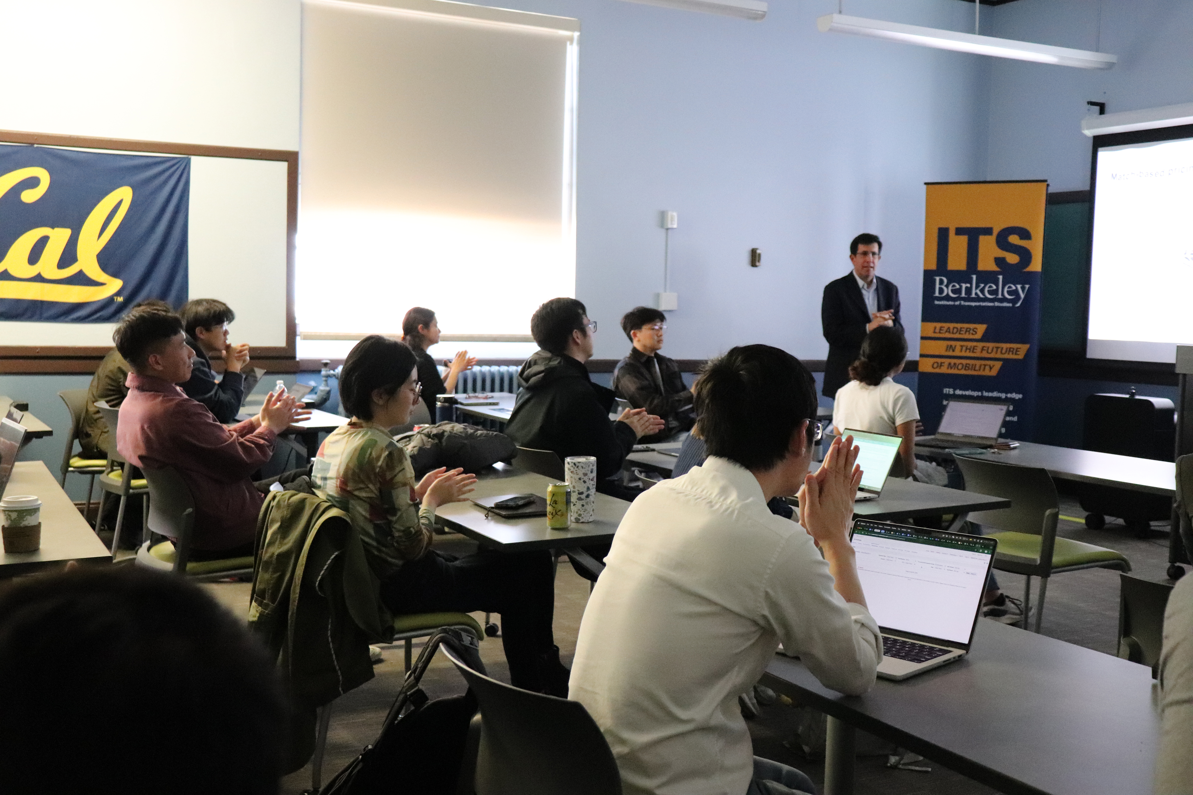 Chiwei Yan receives a room full of applauses at the conclusion of the ITS Seminar Chiwei Yan receives a room full of applauses at the conclusion of the ITS Seminar